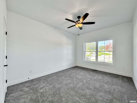 Tiny photo for 1319 Heights Court, Bettendorf, IA 52722 (MLS # QC4254680)