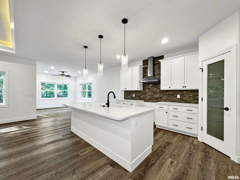 Tiny photo for 1319 Heights Court, Bettendorf, IA 52722 (MLS # QC4254680)