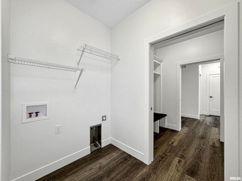 Tiny photo for 1319 Heights Court, Bettendorf, IA 52722 (MLS # QC4254680)