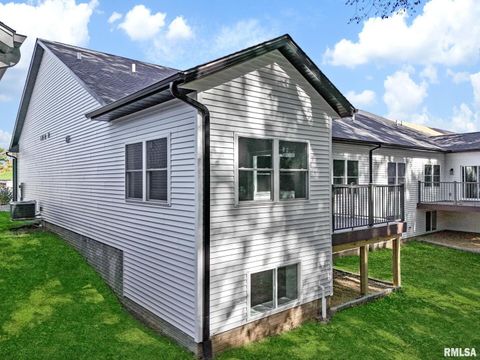 Tiny photo for 1319 Heights Court, Bettendorf, IA 52722 (MLS # QC4254680)