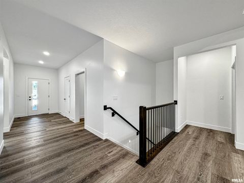 Tiny photo for 1319 Heights Court, Bettendorf, IA 52722 (MLS # QC4254680)