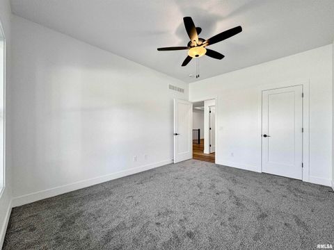 Tiny photo for 1319 Heights Court, Bettendorf, IA 52722 (MLS # QC4254680)