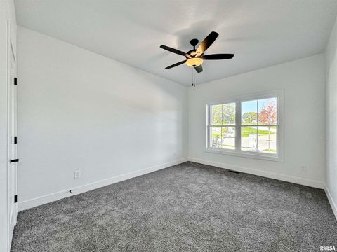 Tiny photo for 1319 Heights Court, Bettendorf, IA 52722 (MLS # QC4254680)