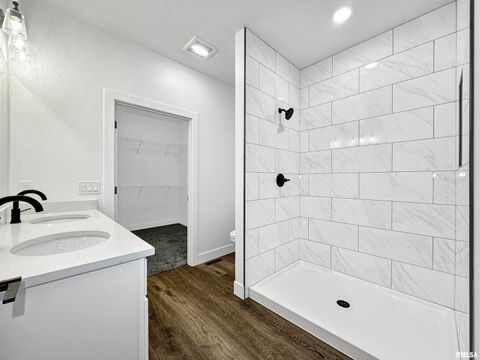 Tiny photo for 1319 Heights Court, Bettendorf, IA 52722 (MLS # QC4254680)