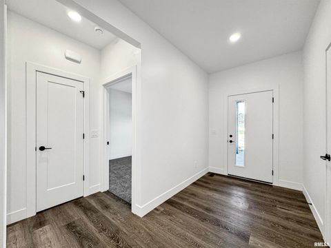 Tiny photo for 1319 Heights Court, Bettendorf, IA 52722 (MLS # QC4254680)