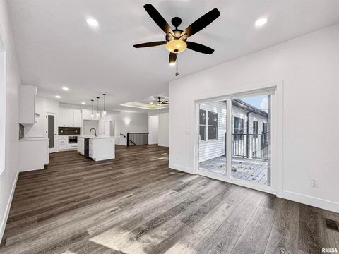 Tiny photo for 1319 Heights Court, Bettendorf, IA 52722 (MLS # QC4254680)