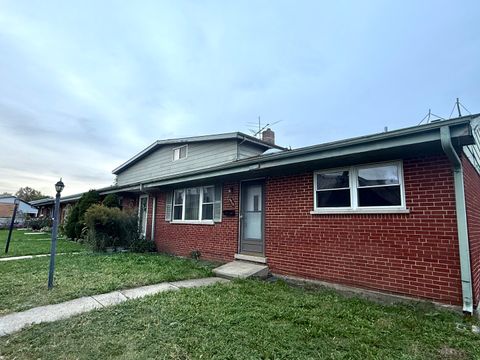 Photo of 9501 Terrace Place, Des Plaines, IL 60016 (MLS # 12496563)