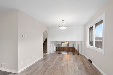 Tiny photo for 9237 S 77th Avenue, Hickory Hills, IL 60457 (MLS # 12566859)