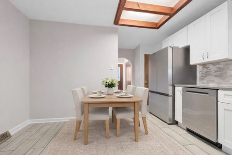 Tiny photo for 9237 S 77th Avenue, Hickory Hills, IL 60457 (MLS # 12566859)