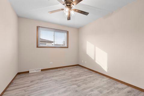 Tiny photo for 9237 S 77th Avenue, Hickory Hills, IL 60457 (MLS # 12566859)