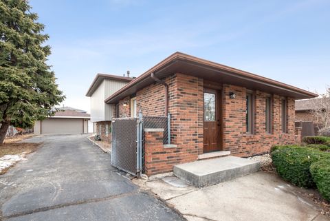 Tiny photo for 9237 S 77th Avenue, Hickory Hills, IL 60457 (MLS # 12566859)