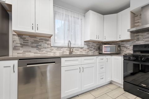 Tiny photo for 9237 S 77th Avenue, Hickory Hills, IL 60457 (MLS # 12566859)