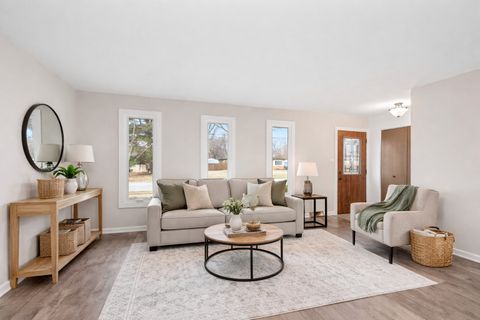 Tiny photo for 9237 S 77th Avenue, Hickory Hills, IL 60457 (MLS # 12566859)