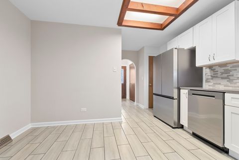 Tiny photo for 9237 S 77th Avenue, Hickory Hills, IL 60457 (MLS # 12566859)