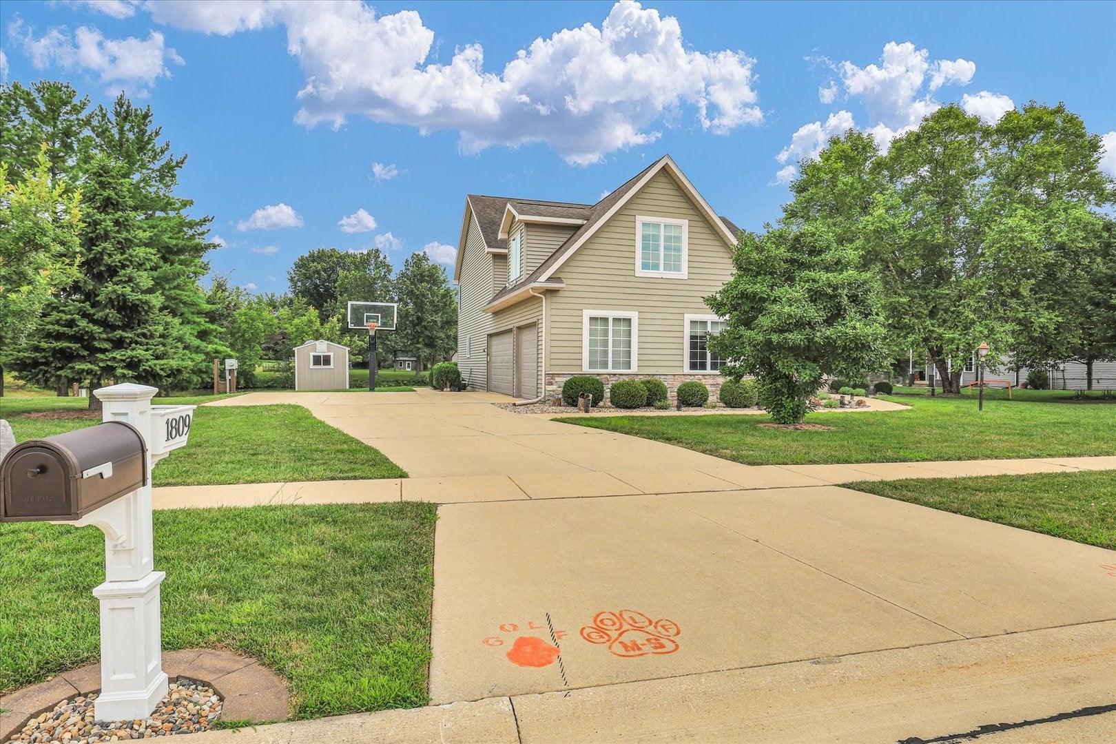 1809 N E West Lake Drive