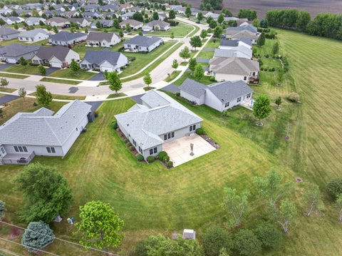 Tiny photo for 1001 Madison Avenue, McHenry, IL 60050 (MLS # 12648057)