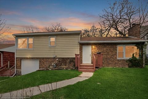 Photo of 17917 Ashland Avenue, Homewood, IL 60430 (MLS # 12622449)