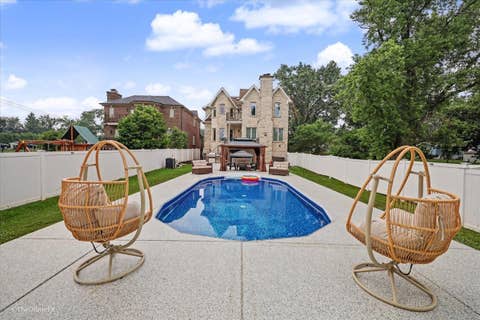 Tiny photo for 7381 S MADISON Street, Burr Ridge, IL 60527 (MLS # 12707525)