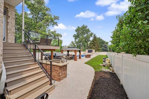 Tiny photo for 7381 S MADISON Street, Burr Ridge, IL 60527 (MLS # 12707525)