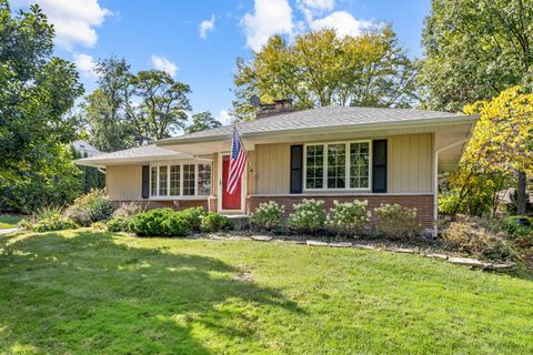 Photo of 240 Scott Avenue, Glen Ellyn, IL 60137 (MLS # 12498172)