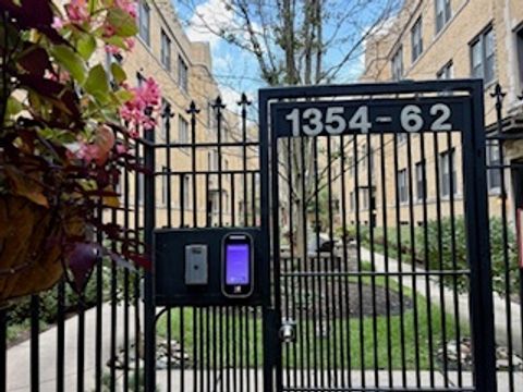 Tiny photo for 1358 W Estes Avenue #1S, Chicago, IL 60626 (MLS # 12481499)
