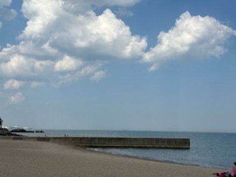 Tiny photo for 1358 W Estes Avenue #1S, Chicago, IL 60626 (MLS # 12481499)
