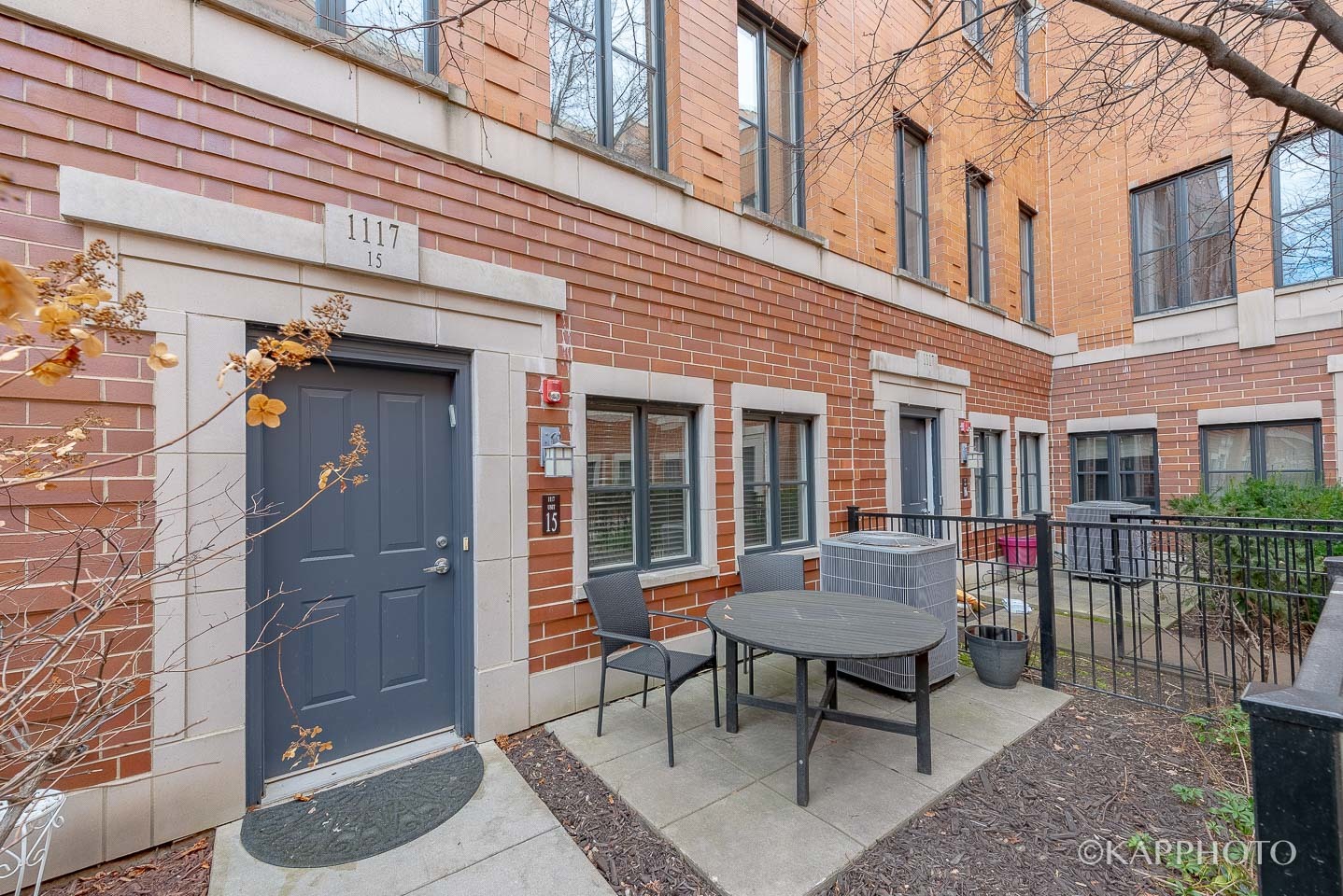 1117 W Monroe Street 15