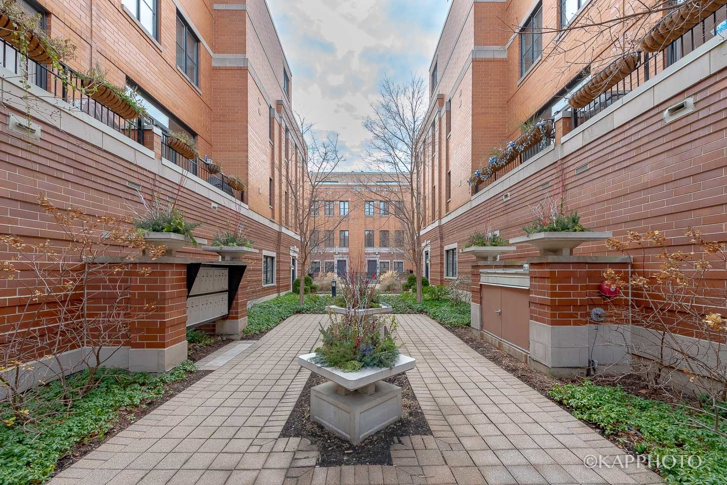 1117 W Monroe Street 15