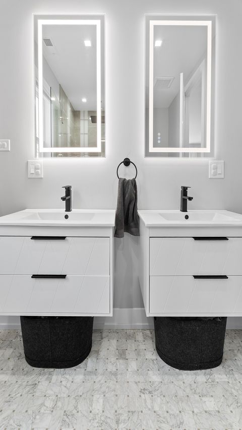 Tiny photo for 5004 W Argyle Street, Chicago, IL 60630 (MLS # 12603292)