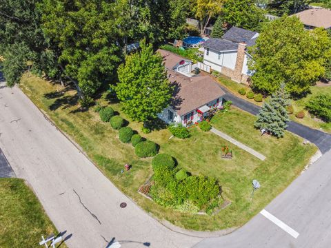 Tiny photo for 101 Oakleaf Road, Lake In The Hills, IL 60156 (MLS # 12496996)