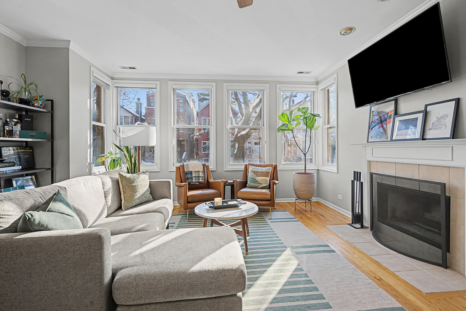 1132 W Wolfram Street 2