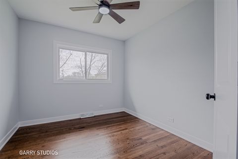 Tiny photo for 1212 N Wheeling Road, Mount Prospect, IL 60056 (MLS # 12620090)