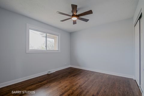 Tiny photo for 1212 N Wheeling Road, Mount Prospect, IL 60056 (MLS # 12620090)