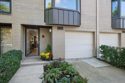 Photo of 557 W Eugenie Street, Chicago, IL 60614 (MLS # 12497700)