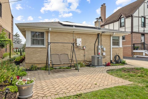 Tiny photo for 952 W Grant Drive, Des Plaines, IL 60016 (MLS # 12731244)