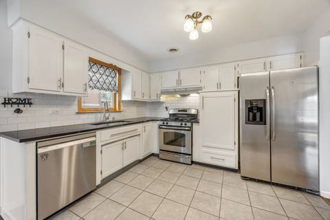 Tiny photo for 952 W Grant Drive, Des Plaines, IL 60016 (MLS # 12731244)