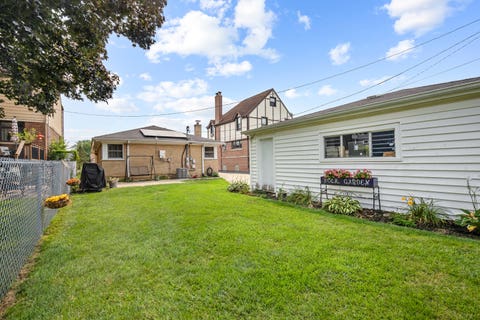 Tiny photo for 952 W Grant Drive, Des Plaines, IL 60016 (MLS # 12731244)
