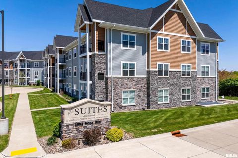 Tiny photo for 2592 MIDDLE Road #218, Bettendorf, IA 52722 (MLS # QC4269014)