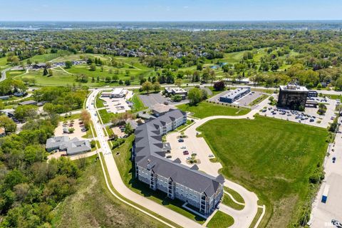 Photo of 2592 MIDDLE Road #218, Bettendorf, IA 52722 (MLS # QC4269014)