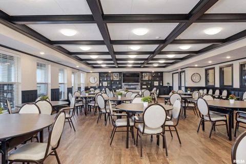 Tiny photo for 2592 MIDDLE Road #218, Bettendorf, IA 52722 (MLS # QC4269014)