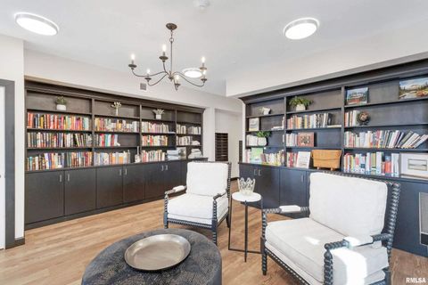 Tiny photo for 2592 MIDDLE Road #218, Bettendorf, IA 52722 (MLS # QC4269014)