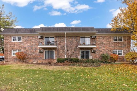 Tiny photo for 2343 Ogden Avenue #3, Downers Grove, IL 60515 (MLS # 12524713)