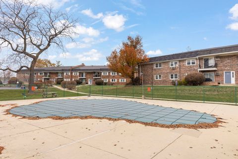 Tiny photo for 2343 Ogden Avenue #3, Downers Grove, IL 60515 (MLS # 12524713)