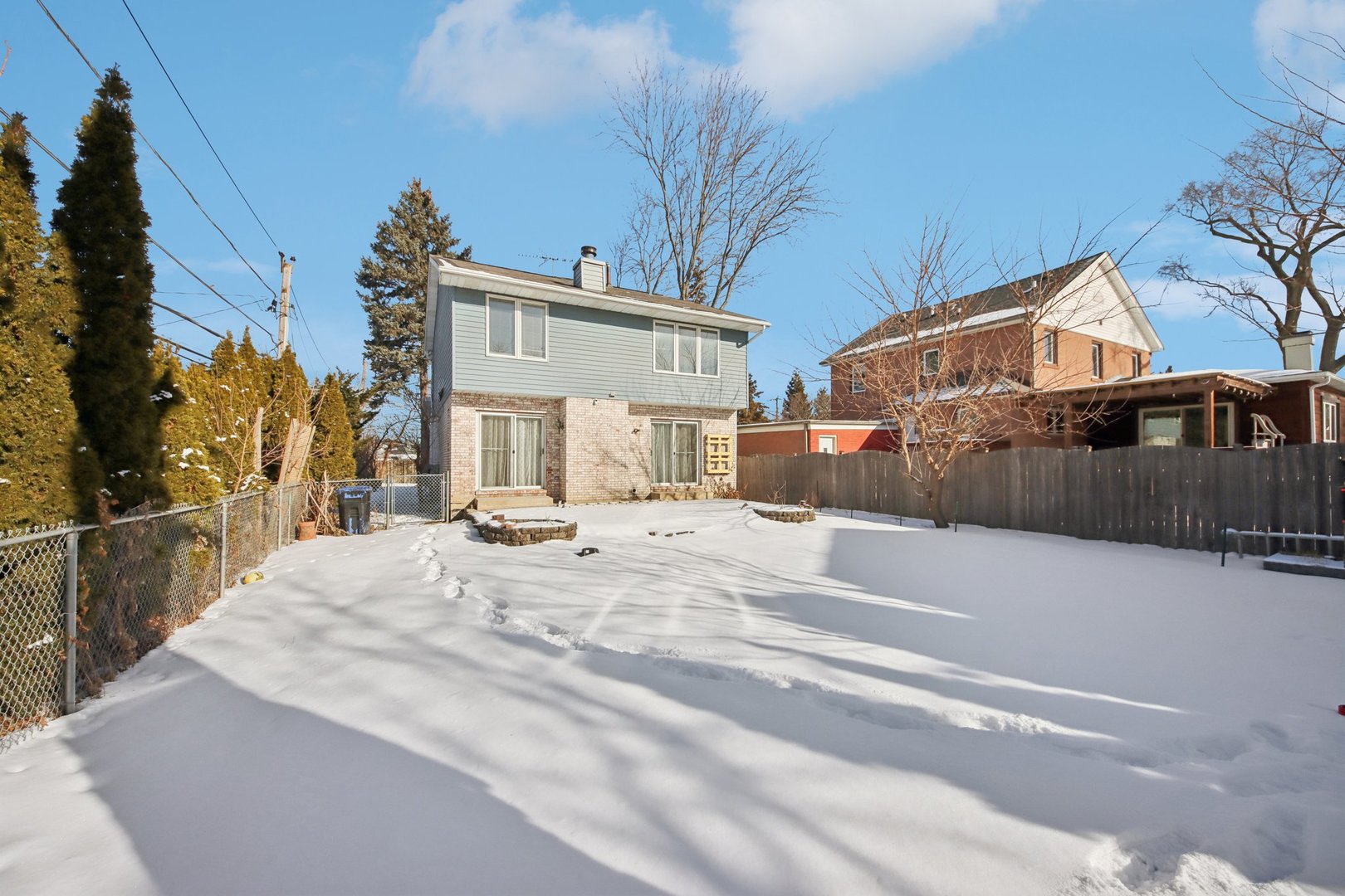 183 W ALGONQUIN Road