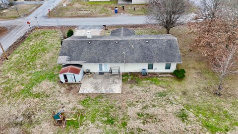 Tiny photo for 1103 Oliver Street, Benton, IL 62812 (MLS # 100000071)