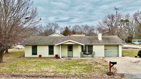 Tiny photo for 1103 Oliver Street, Benton, IL 62812 (MLS # 100000071)