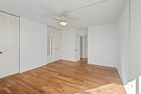 Tiny photo for 9001 Golf Road #5B, Des Plaines, IL 60016 (MLS # 12526179)