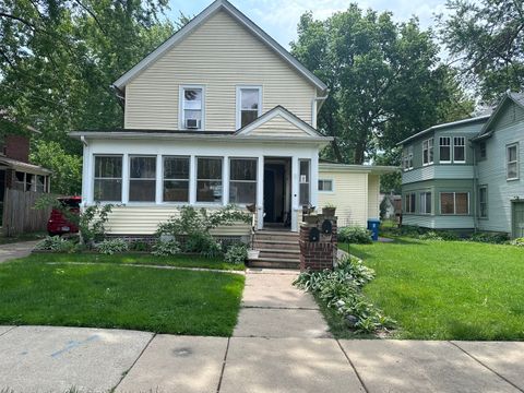 Photo of 527 HOYLES Avenue, Aurora, IL 60505 (MLS # 12630489)