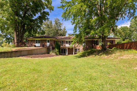 Tiny photo for 604 N Beadle Drive, Carbondale, IL 62901 (MLS # 12691929)