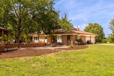 Tiny photo for 604 N Beadle Drive, Carbondale, IL 62901 (MLS # 12691929)